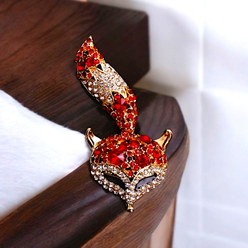 Elegant Red and Gold Fox Brooch